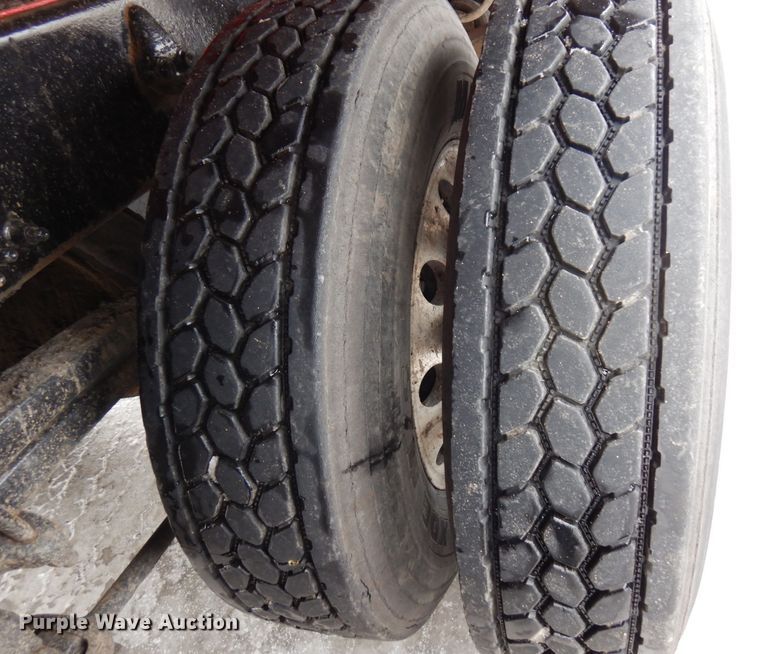 image for item AF9292 2000 Freightliner FL80  dump truck