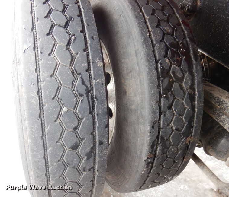 image for item AF9292 2000 Freightliner FL80  dump truck