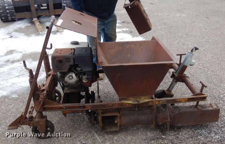 image for item AF9293 Curb machine