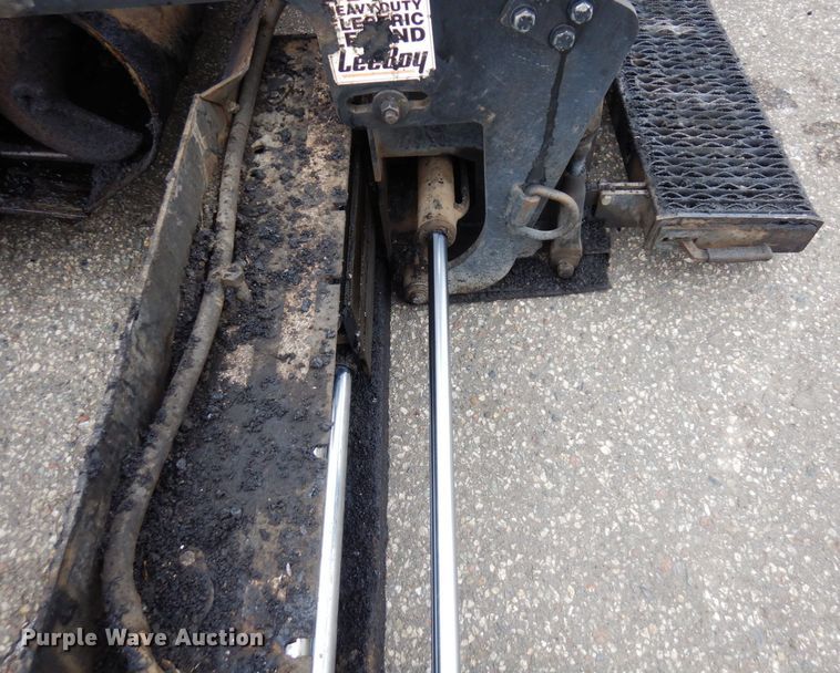 image for item AF9294 2018 Lee Boy 8520  paver