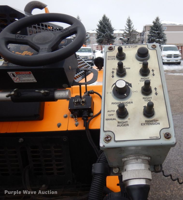 image for item AF9294 2018 Lee Boy 8520  paver