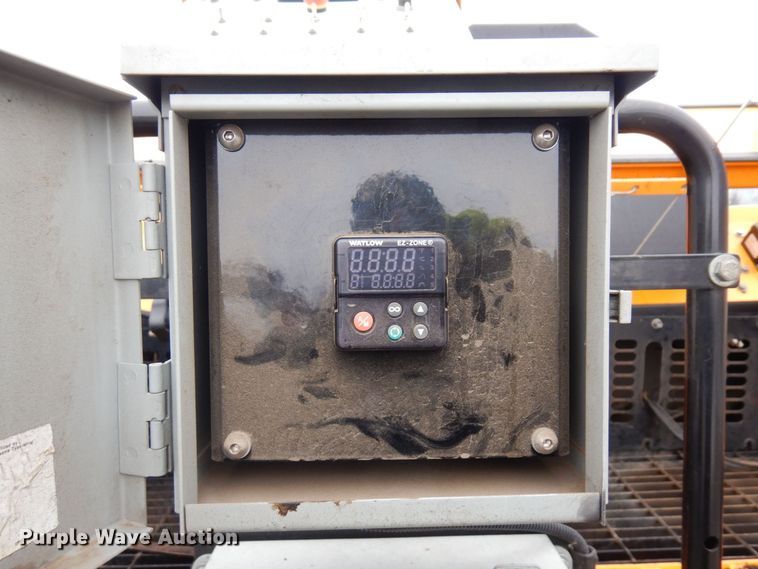 image for item AF9294 2018 Lee Boy 8520  paver