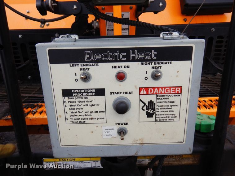 image for item AF9294 2018 Lee Boy 8520  paver