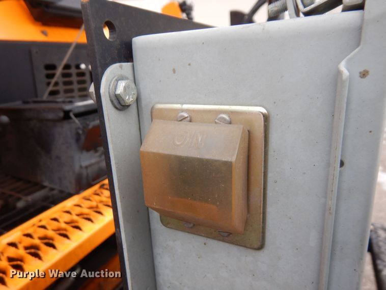 image for item AF9294 2018 Lee Boy 8520  paver