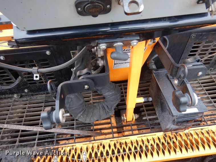 image for item AF9294 2018 Lee Boy 8520  paver