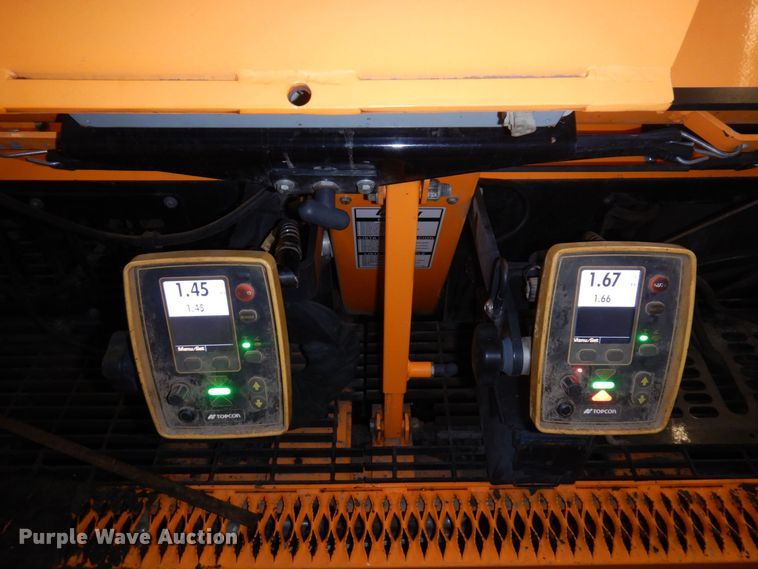 image for item AF9294 2018 Lee Boy 8520  paver