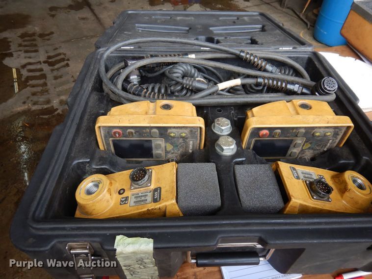 image for item AF9294 2018 Lee Boy 8520  paver