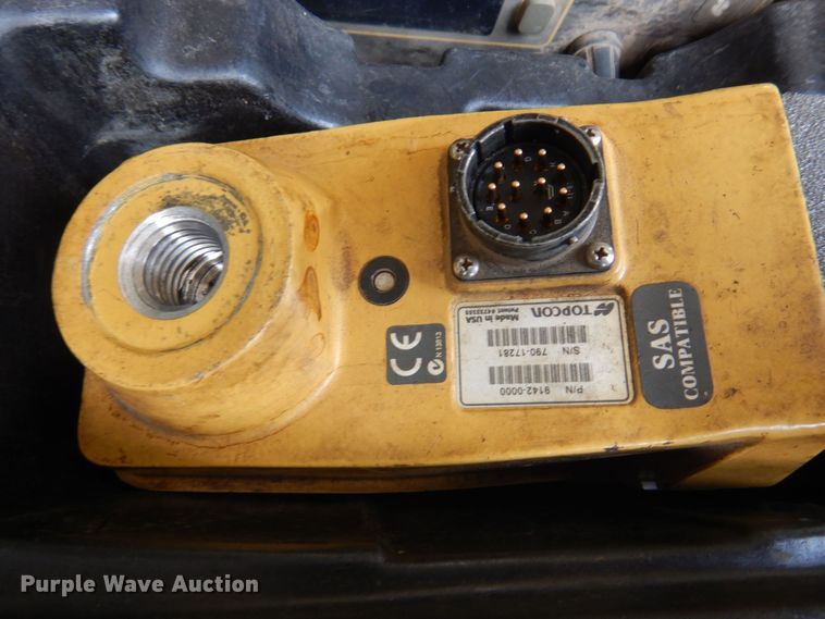 image for item AF9294 2018 Lee Boy 8520  paver