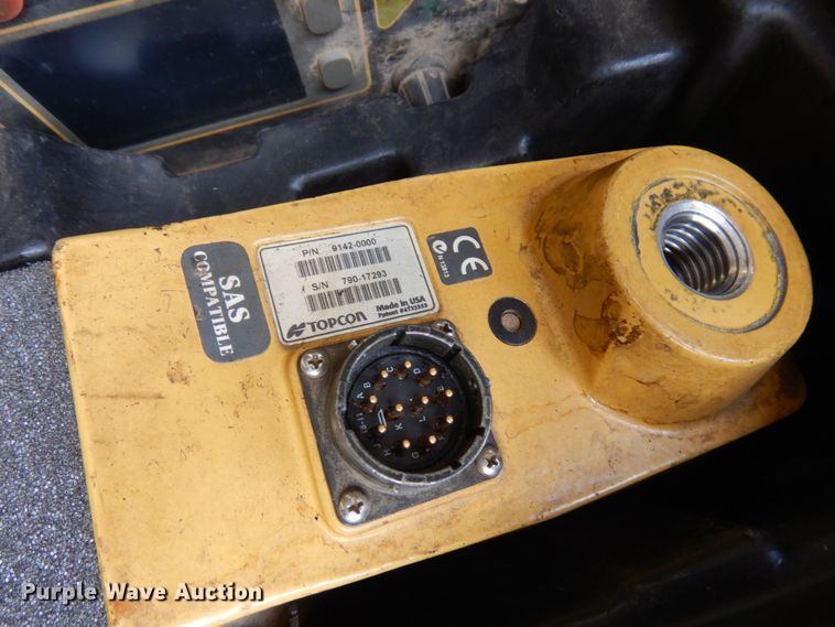 image for item AF9294 2018 Lee Boy 8520  paver