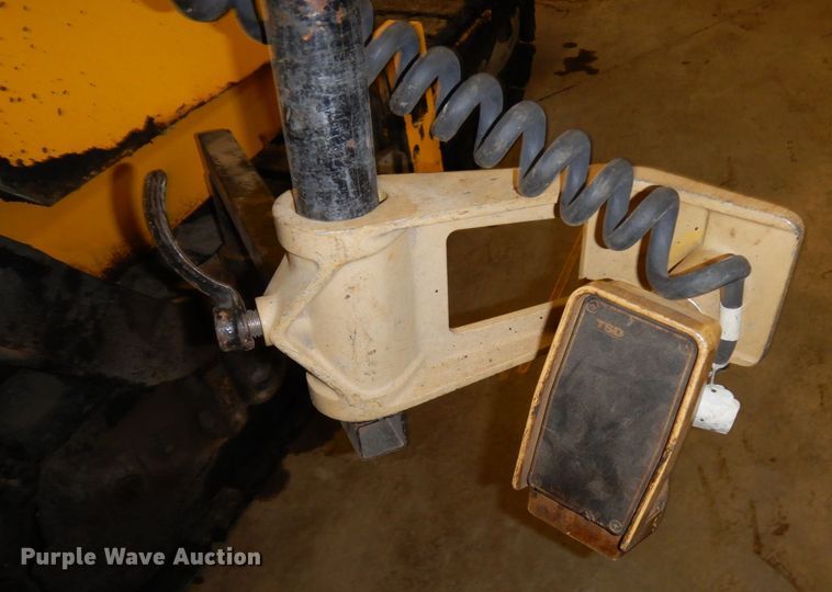 image for item AF9295 2016 Carlson CP100  paver