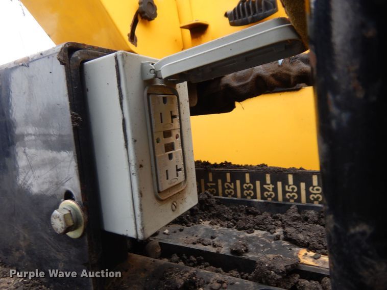 image for item AF9296 2019 Carlson CP85  paver