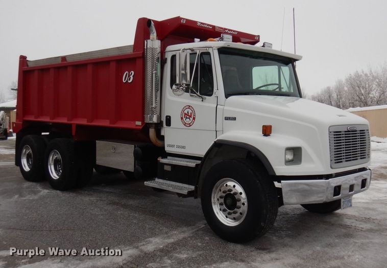 image for item AF9312 2000 Freightliner FL80  dump truck
