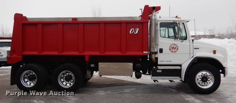 image for item AF9312 2000 Freightliner FL80  dump truck