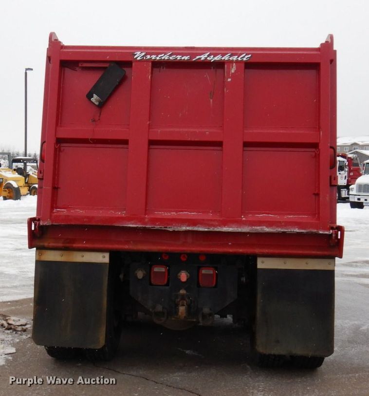 image for item AF9312 2000 Freightliner FL80  dump truck