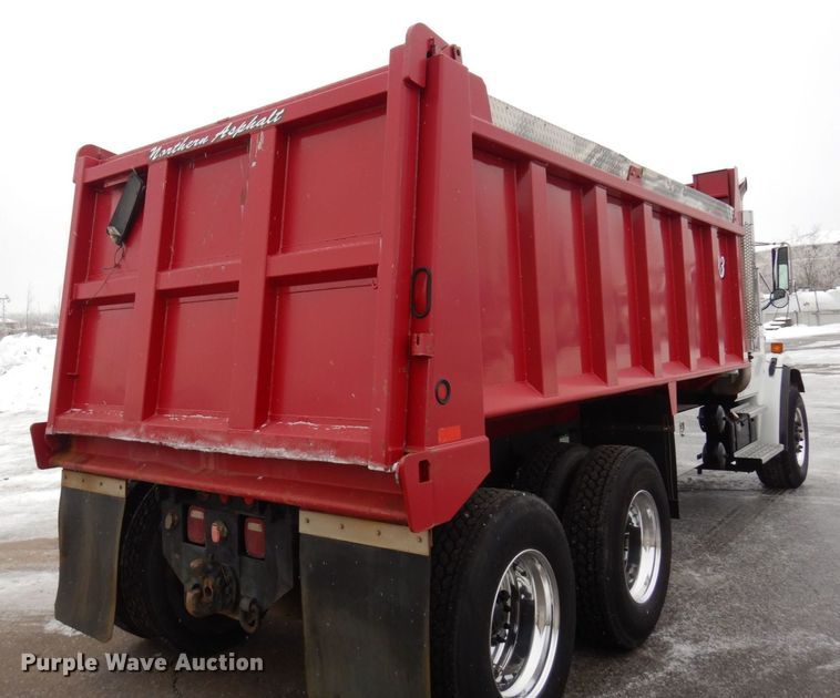 image for item AF9312 2000 Freightliner FL80  dump truck