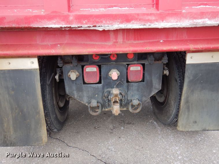 image for item AF9312 2000 Freightliner FL80  dump truck