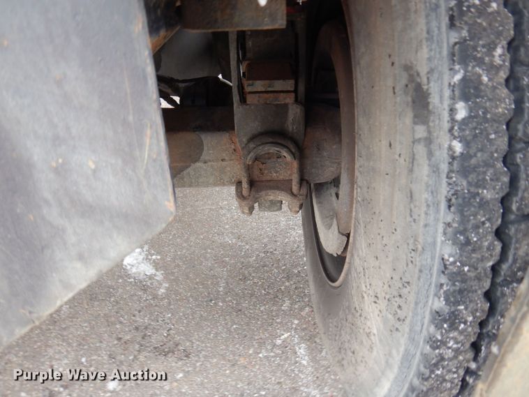 image for item AF9312 2000 Freightliner FL80  dump truck