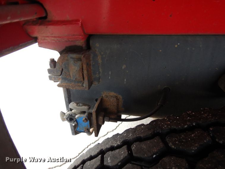 image for item AF9312 2000 Freightliner FL80  dump truck