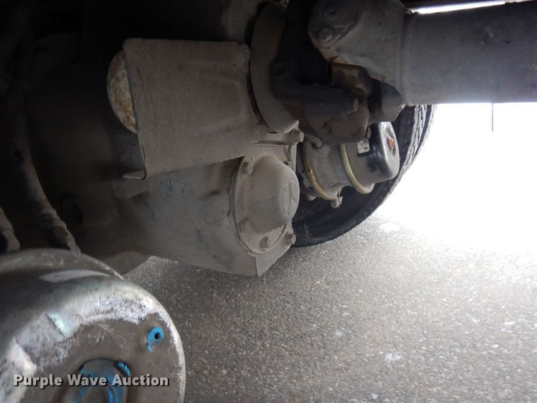 image for item AF9312 2000 Freightliner FL80  dump truck