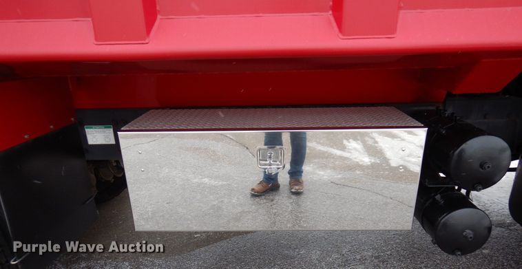 image for item AF9312 2000 Freightliner FL80  dump truck