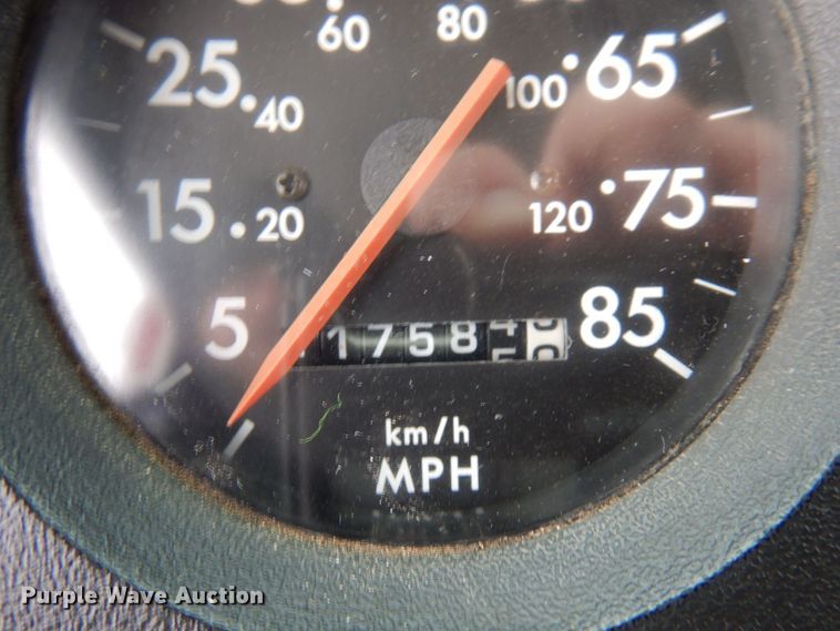 image for item AF9312 2000 Freightliner FL80  dump truck