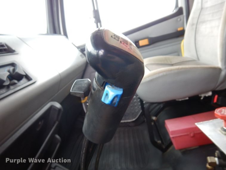 image for item AF9312 2000 Freightliner FL80  dump truck