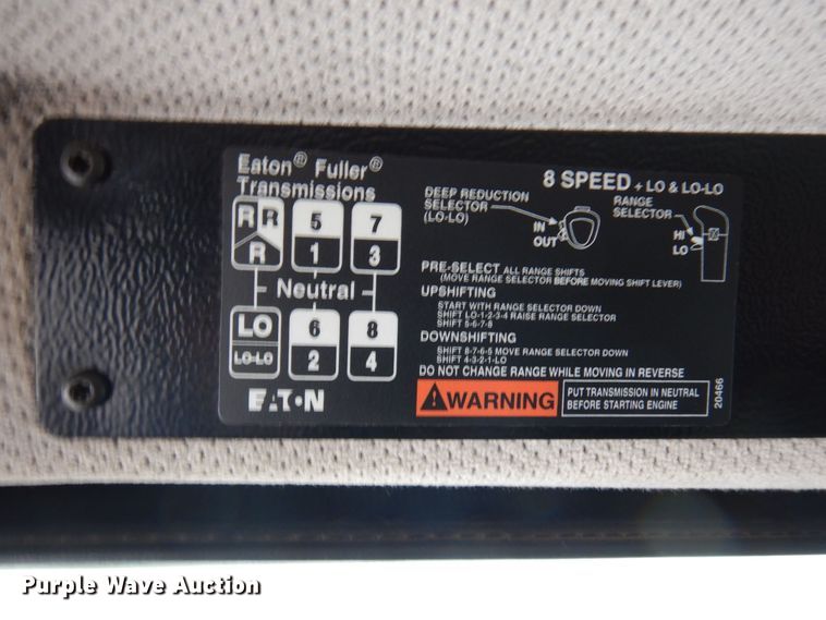 image for item AF9312 2000 Freightliner FL80  dump truck