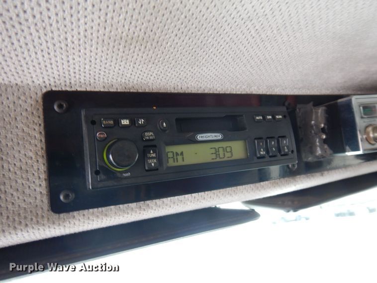 image for item AF9312 2000 Freightliner FL80  dump truck