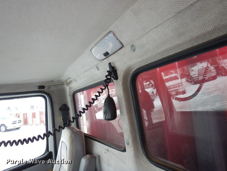 image for item AF9312 2000 Freightliner FL80  dump truck