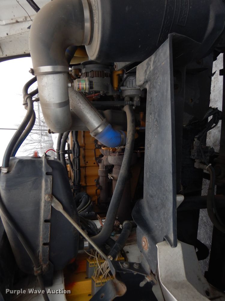 image for item AF9312 2000 Freightliner FL80  dump truck