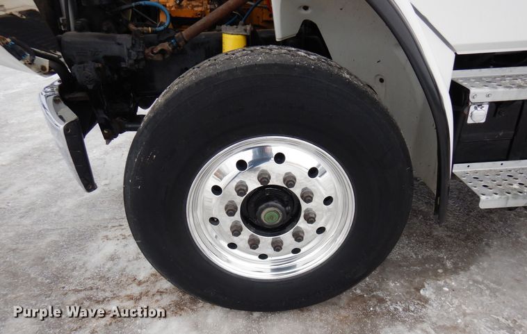 image for item AF9312 2000 Freightliner FL80  dump truck