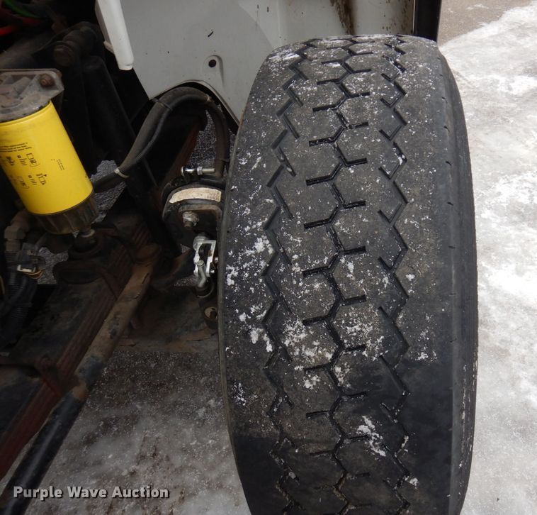 image for item AF9312 2000 Freightliner FL80  dump truck