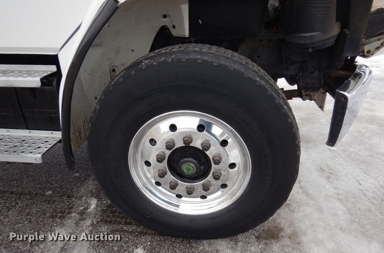 image for item AF9312 2000 Freightliner FL80  dump truck