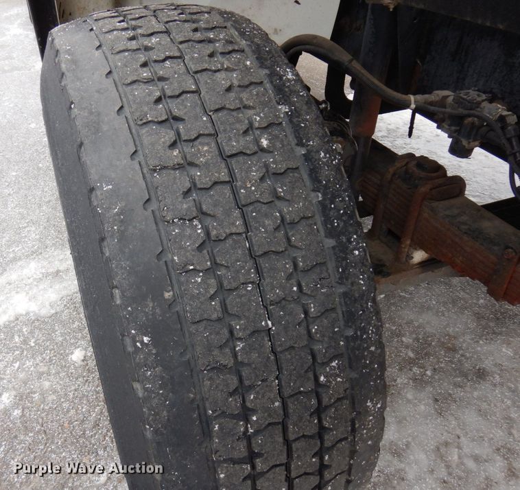 image for item AF9312 2000 Freightliner FL80  dump truck