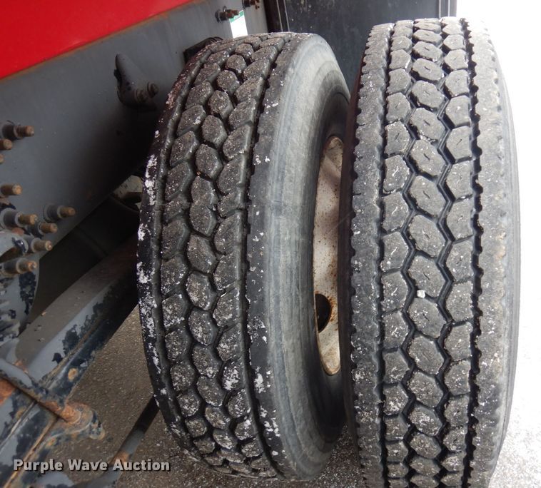 image for item AF9312 2000 Freightliner FL80  dump truck