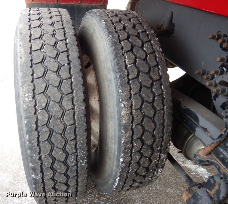 image for item AF9312 2000 Freightliner FL80  dump truck