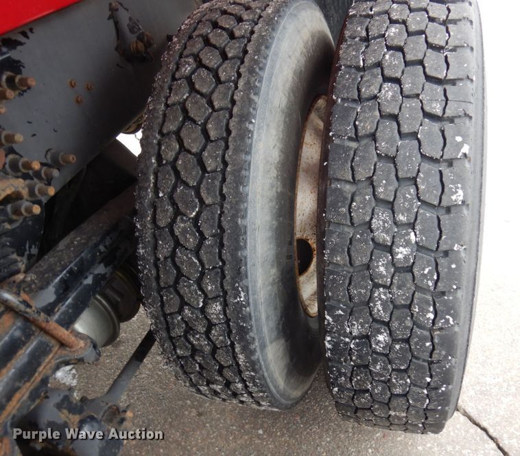 image for item AF9312 2000 Freightliner FL80  dump truck