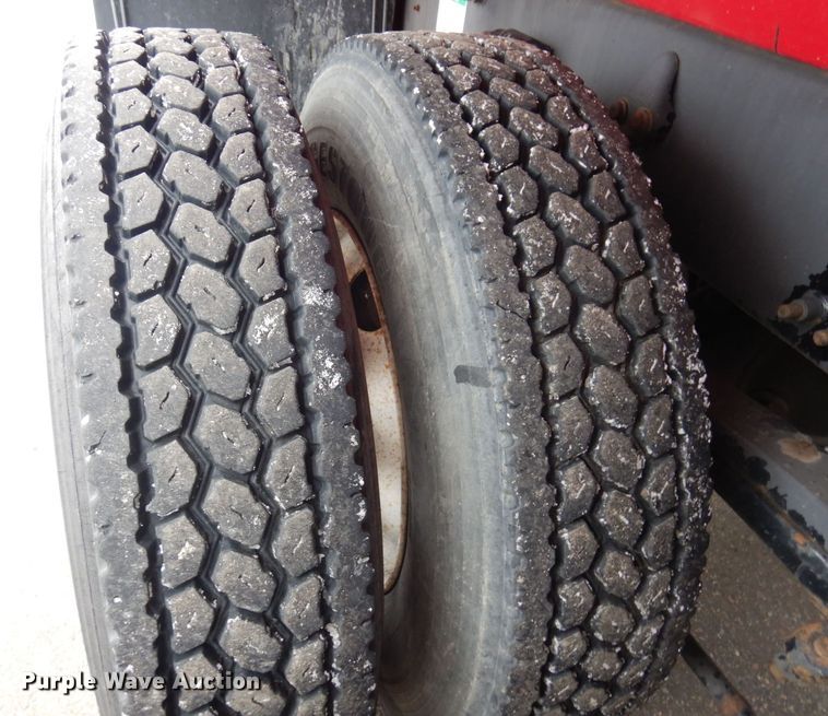 image for item AF9312 2000 Freightliner FL80  dump truck