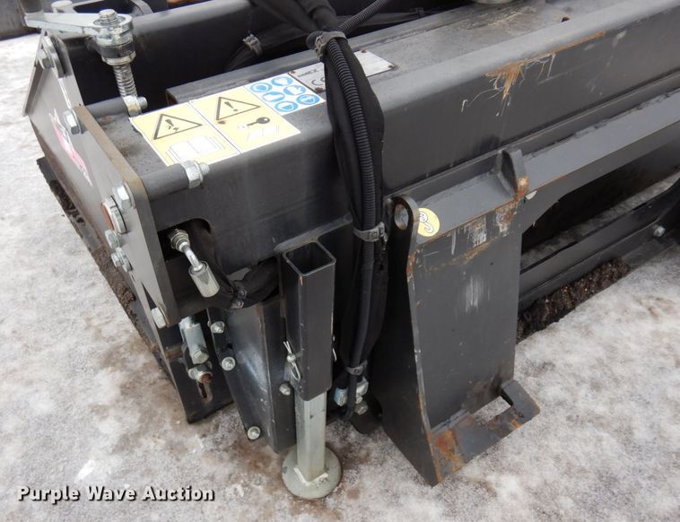 image for item AF9313 2015 Simex ST200  skid steer asphalt float