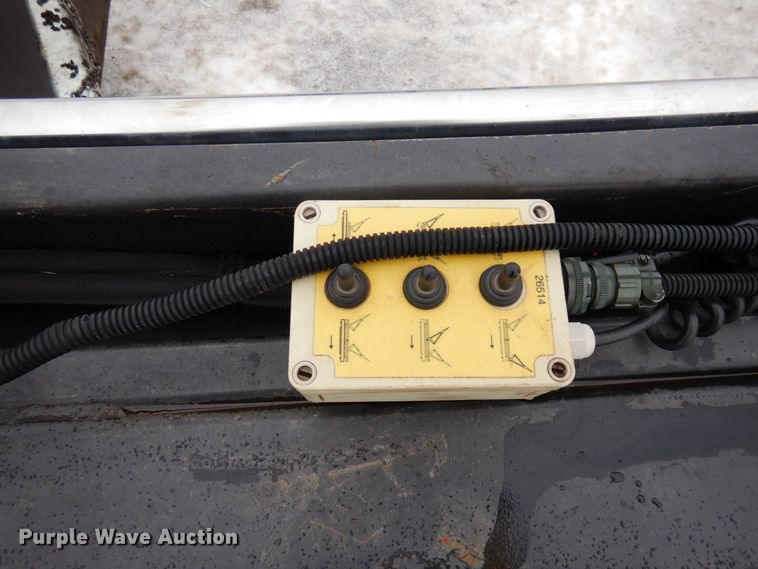 image for item AF9313 2015 Simex ST200  skid steer asphalt float