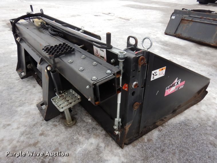 image for item AF9313 2015 Simex ST200  skid steer asphalt float