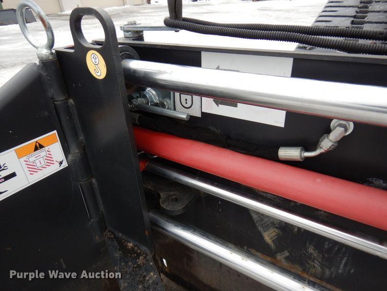 image for item AF9313 2015 Simex ST200  skid steer asphalt float