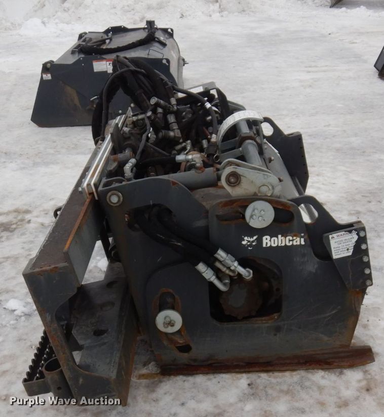 image for item AF9318 2014 Bobcat 40  skid steer cold planer