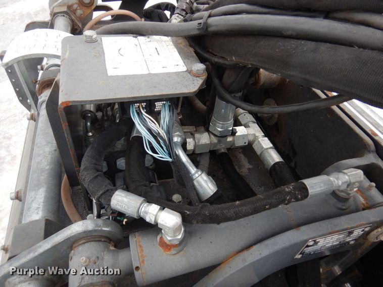 image for item AF9318 2014 Bobcat 40  skid steer cold planer