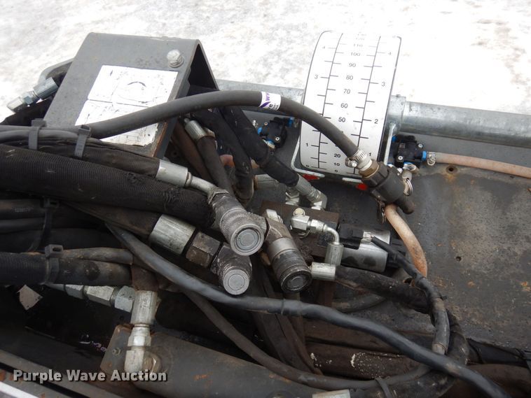 image for item AF9318 2014 Bobcat 40  skid steer cold planer