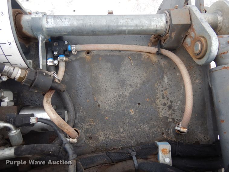 image for item AF9318 2014 Bobcat 40  skid steer cold planer