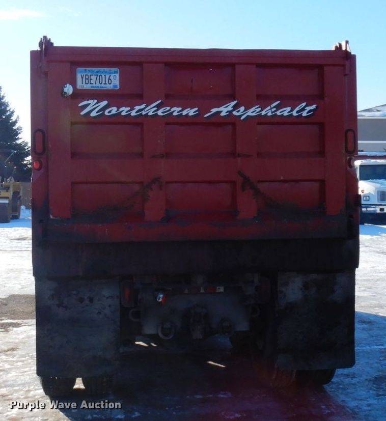 image for item AF9321 1997 Volvo WG  dump truck