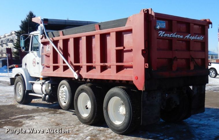 image for item AF9321 1997 Volvo WG  dump truck