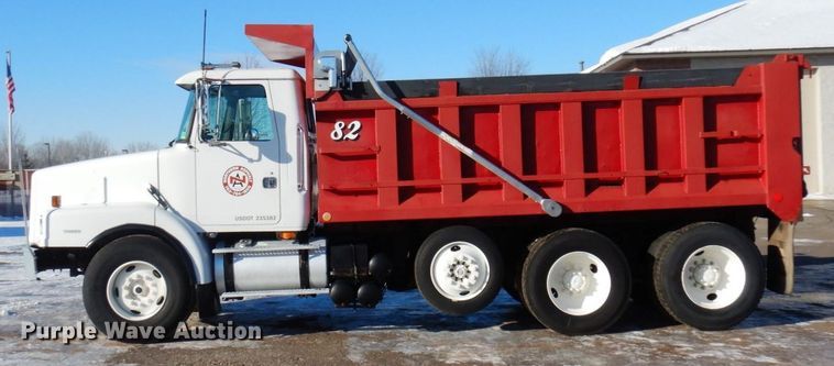 image for item AF9321 1997 Volvo WG  dump truck