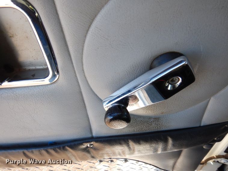 image for item AF9321 1997 Volvo WG  dump truck